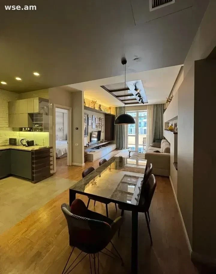 2-комн. квартира, 82м², Северный проспект 5 - 2 800 $
