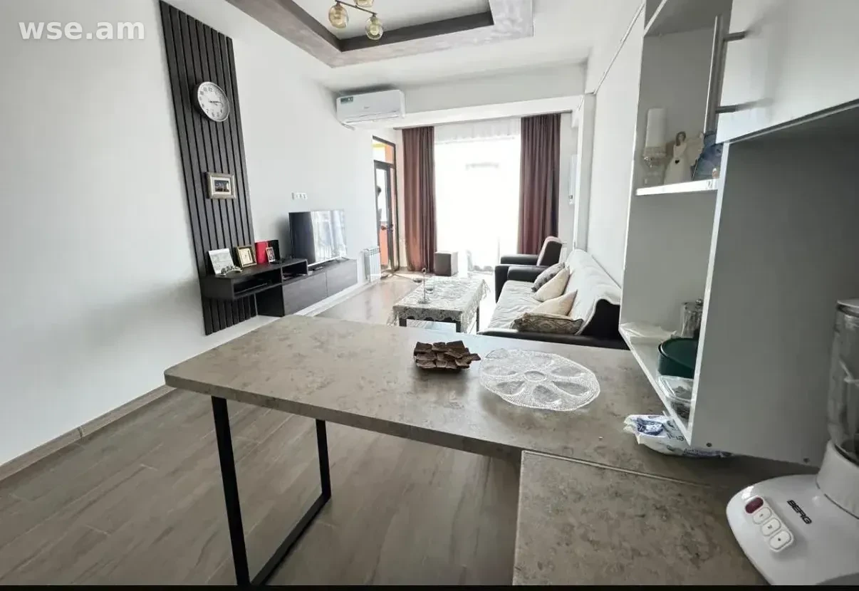 3-комн. квартира, 82м², улица Чаренца 76/5, Ереван - 550 000 ֏