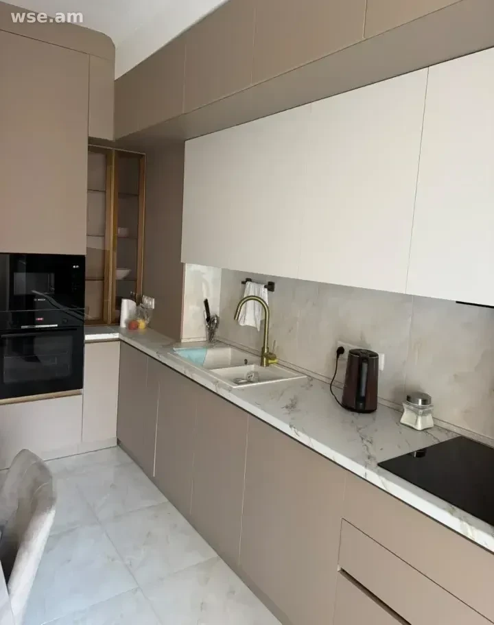 3-սեն. բնակարան, 99մ², Նիկողայոս Ադոնցի փողոց 2/3 - 551 000 ֏