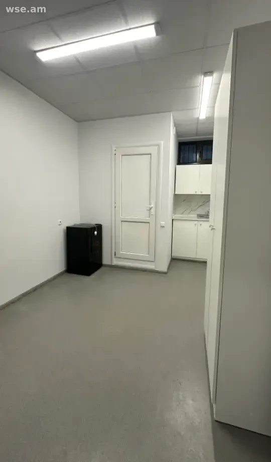 2-комн., 18 м², 4/4 эт., улица Мамиконянца 68, фото 2