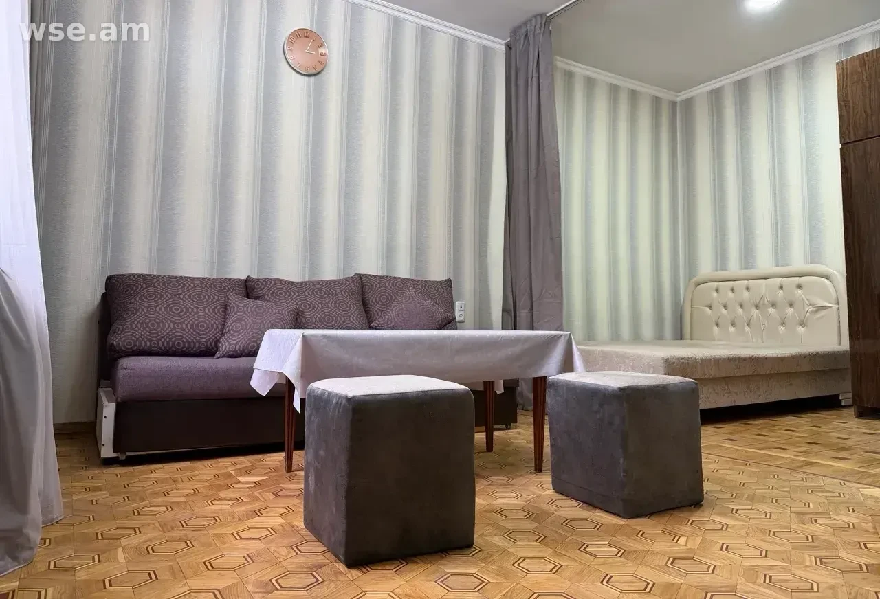 1-комн., 31 м², 2/5 эт., улица Эребуни 25, фото 2