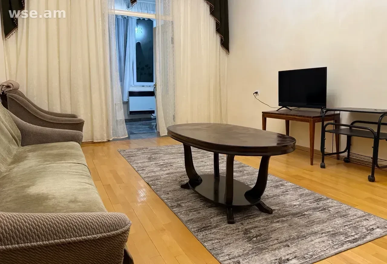2-комн. квартира, 50м², улица Вазгена Первого Веапара 12, Ереван - 360 000 ֏