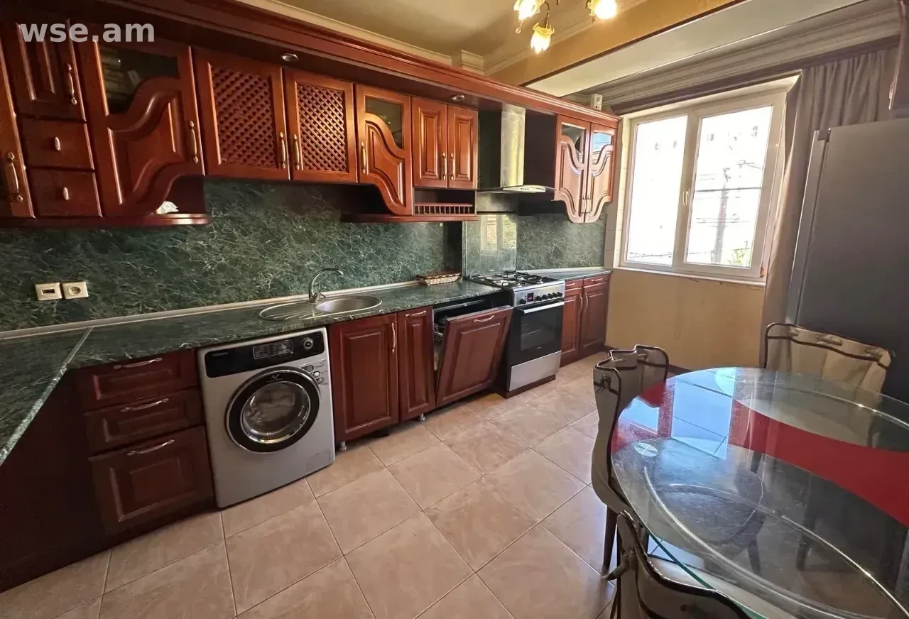 3-комн. квартира, 76м², улица Хнко-Апер 4, Ереван - 500 000 ֏