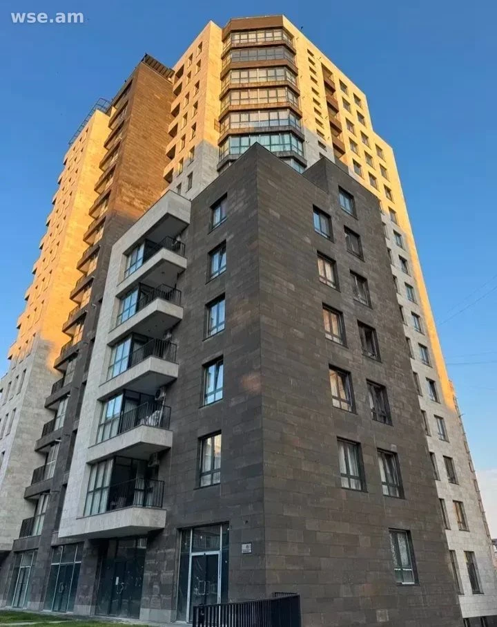 埃里温齐采尔纳卡别尔德:公园与纪念馆旁的住宅片区买房租房指南