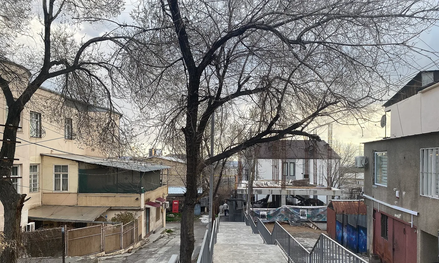 Проспект Баграмяна в Ереване: тихий центр и посольства