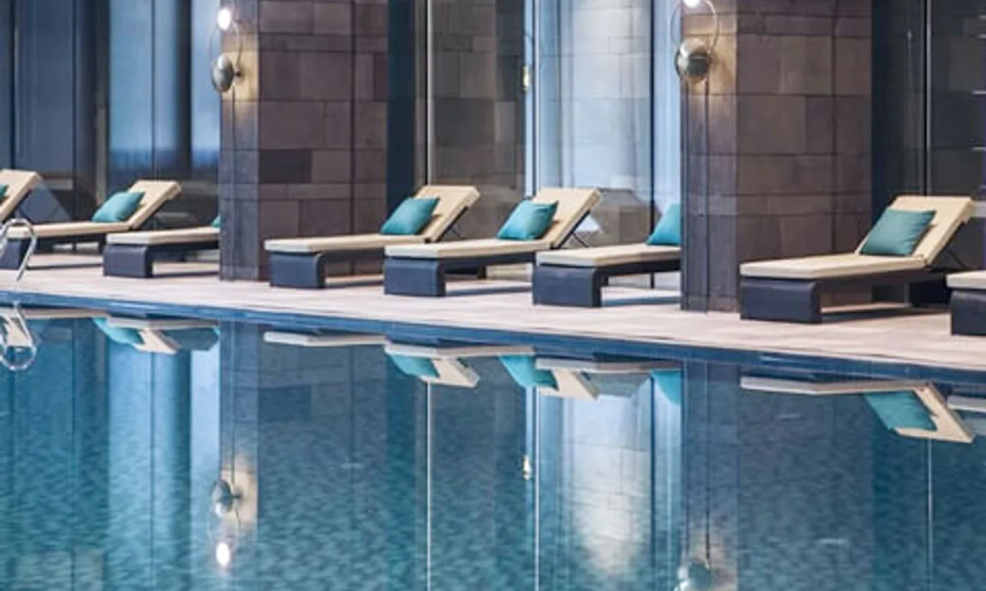Сервис Radisson RED: бассейн, SPA, sky bar и рестораны