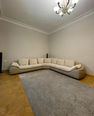 3-комн., 85 м², 1/4 эт., улица Акоба Пароняна