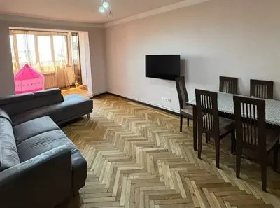 3-комн., 81 м², 5/5 эт., ул. Молдовакан 36