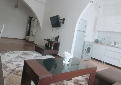 3-комн., 75 м², 1/6 эт., ул. Ленинградян 21