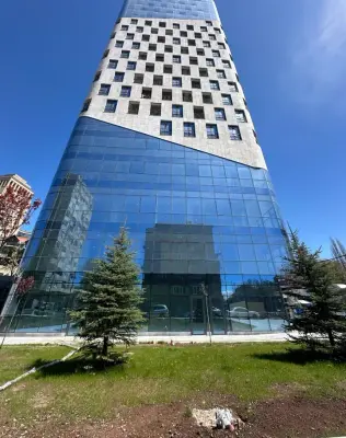 3 սենյականոց, 122 քմ, 13/18 հարկ, Նաիրի Զարյան փողոց 140