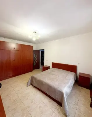 3-комн., 100 м², 1/5 эт., улица Грибоедова 1