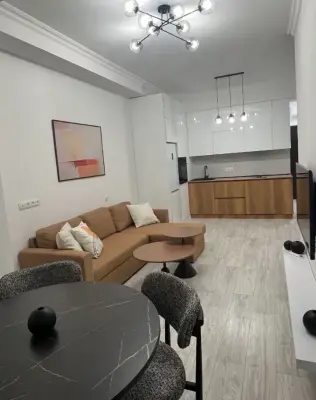 2-комн., 50 м², 5/8 эт., улица Никогаоса Адонца 2/4