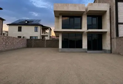 4-комн. дом, 180 м², 2-этажный, улица Мелкумова 54/1