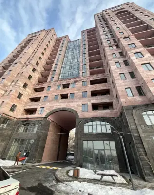 3-սենյականոց, 95 մ², 9/16 հարկ, Գյուրջյան փողոց 27