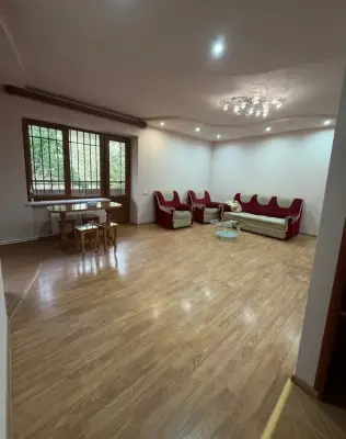 3-комн., 110 м², 2/5 эт., улица Арама Хачатуряна 2а